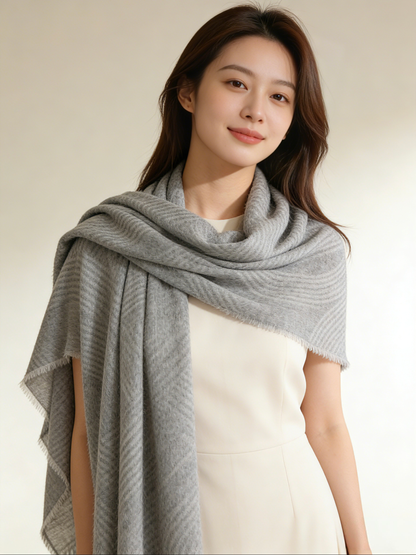 薄手ウール100％ストール・大判・軽やか（ダークグレー）｜100% Lightweight Wool Scarf（Dark Gray）