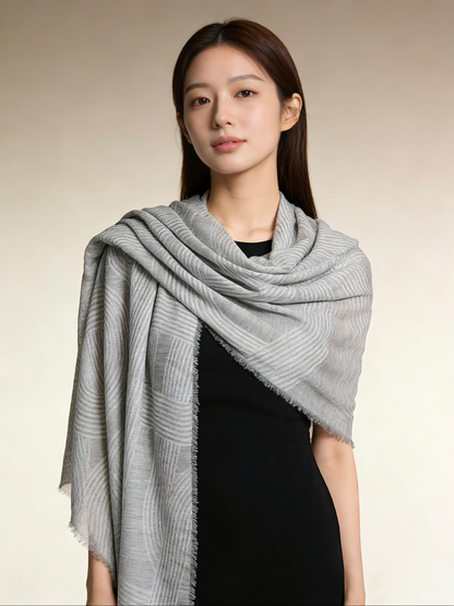 薄手ウール100％ストール・大判・軽やか（ライトグレー）｜100% Lightweight Wool Scarf（Light Gray）