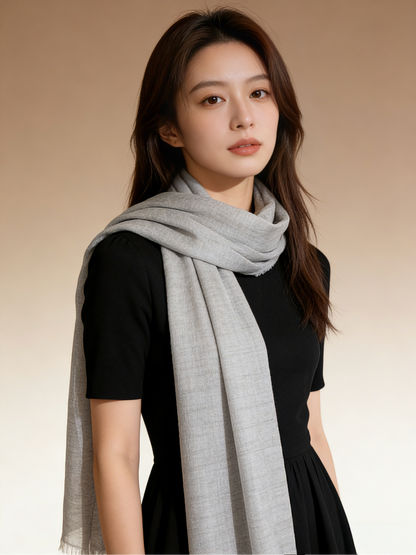 薄手ウールストール・軽やかで上品｜Lightweight Wool Scarf · Airy & Elegant