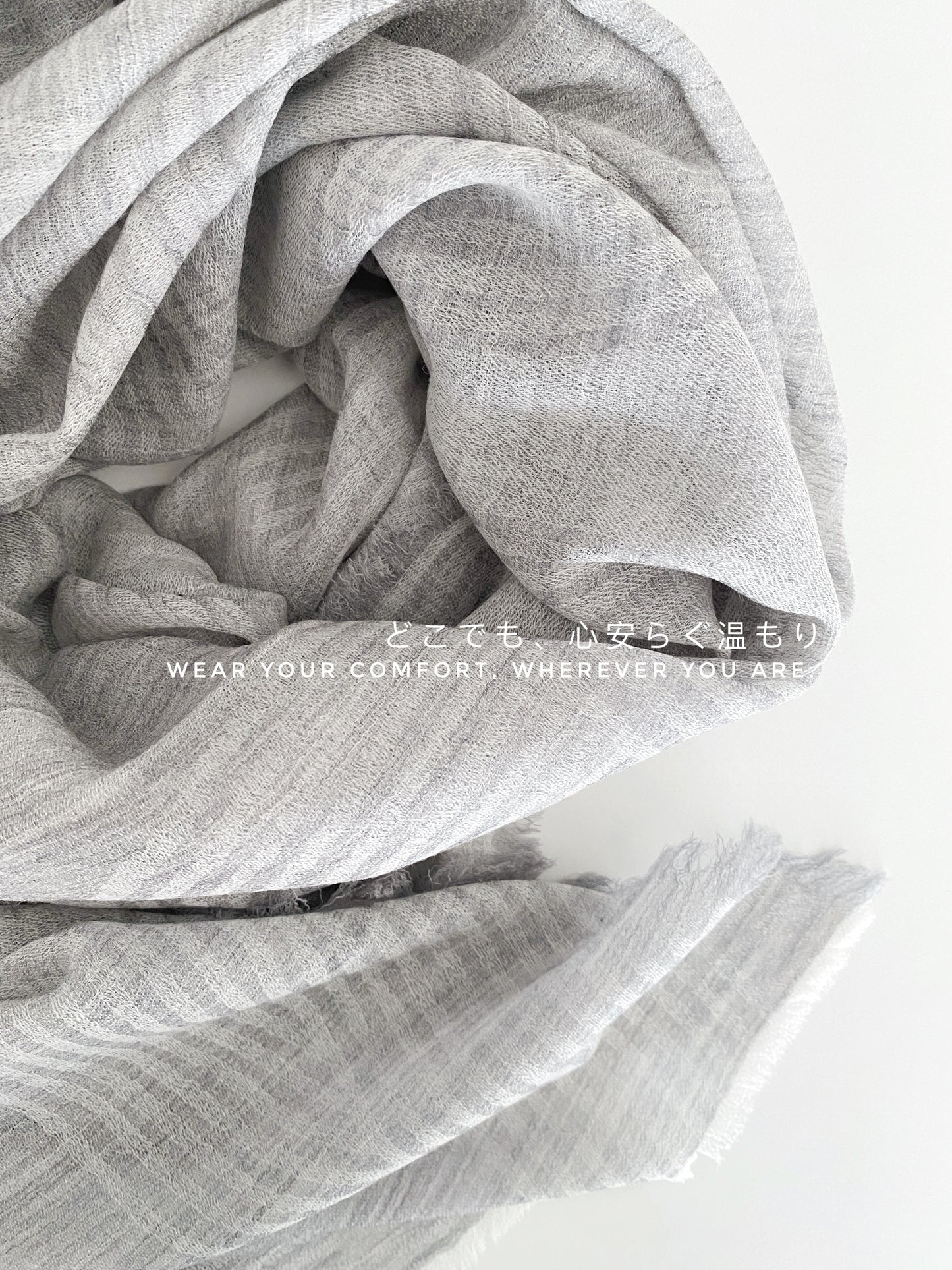 薄手ウール100％ストール・大判・軽やか（ライトグレー）｜100% Lightweight Wool Scarf（Light Gray）